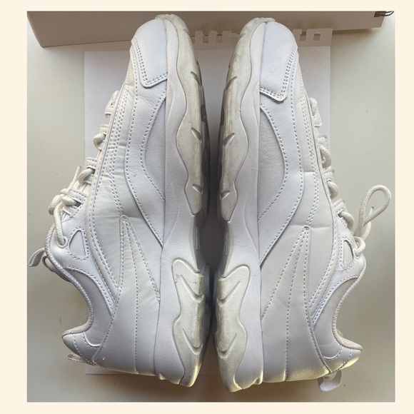 FILA Women’s Disarray White Tennis Sneakers Shoes
Size US 10 - Picture 5 of 9